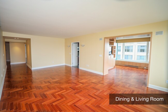 Foto del edificio - 240 Riverside Blvd