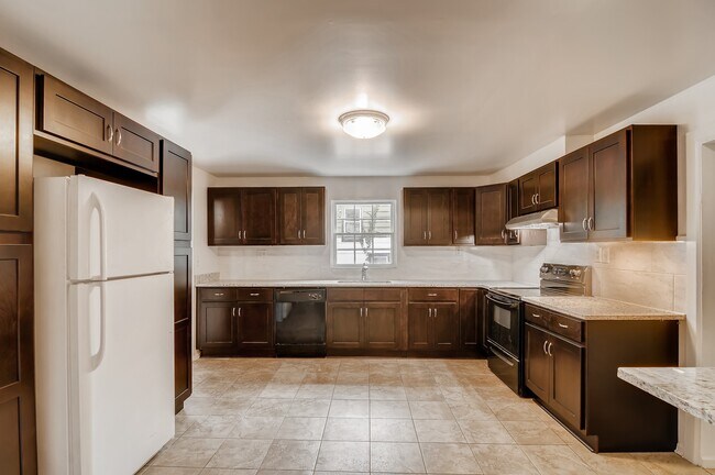 Foto del edificio - 4925 Ottenville Ave