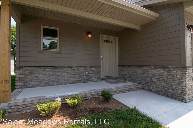 Building Photo - 3 br, 2.5 bath House - 1205 E Paragon St