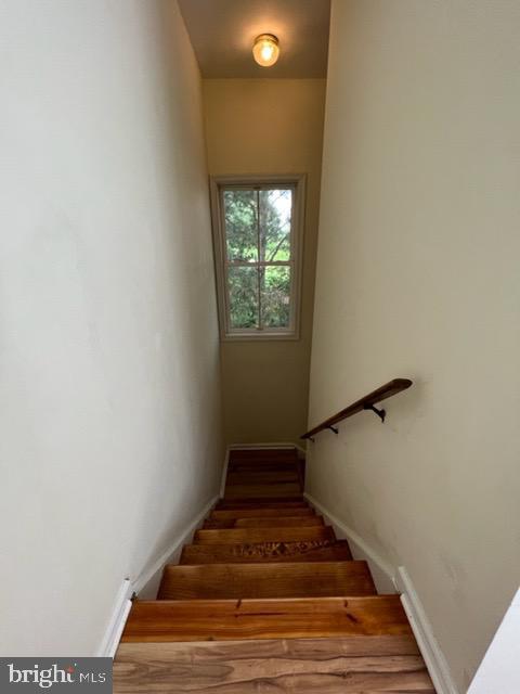 Foto del edificio - 6963 Bellevue Rd
