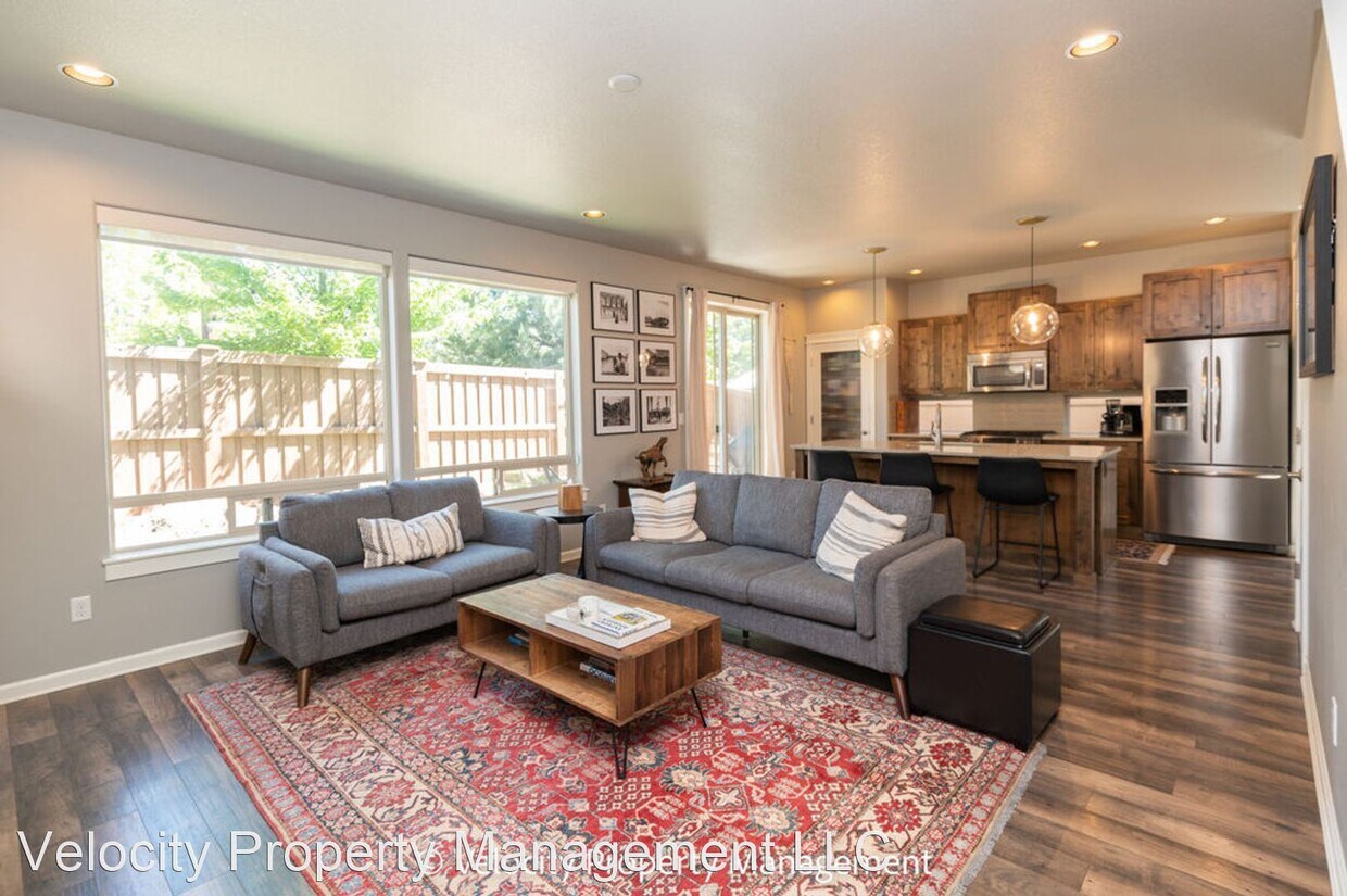 Foto principal - 3 br, 2.5 bath House - 1808 NW Element Pl.