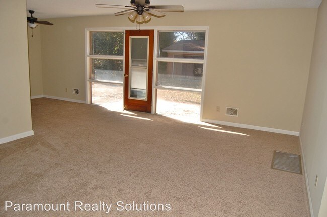Building Photo - 2 br, 2 bath House - 214 Benson Road