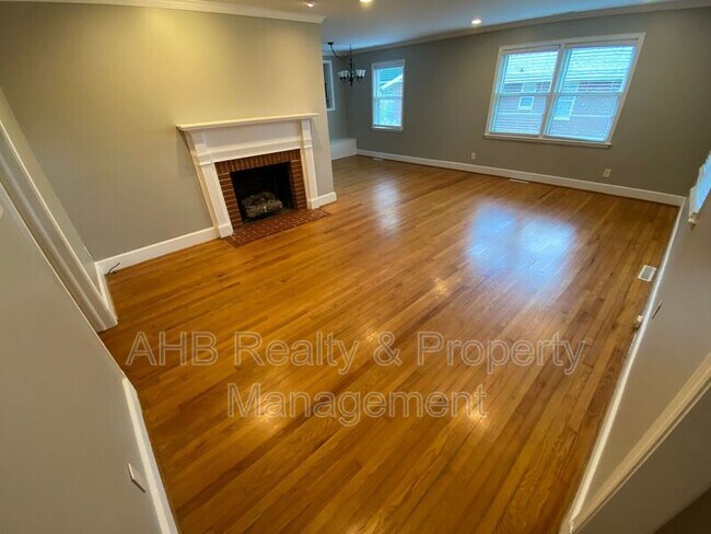 Foto del edificio - 1804 W Front St