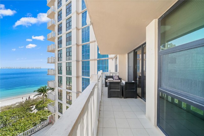 Building Photo - 1111 Crandon Blvd