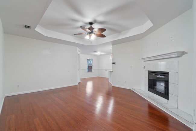 Foto del edificio - 911 Lauderhill Ln