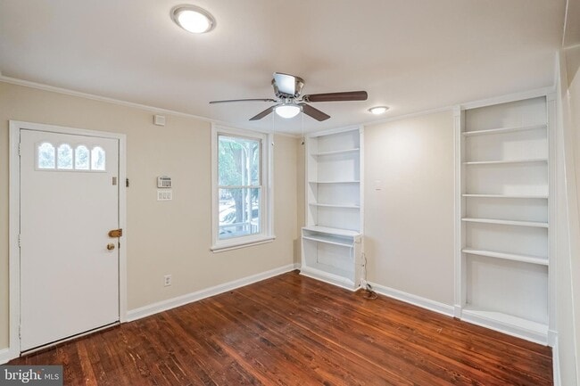 Building Photo - 455 Ripka St