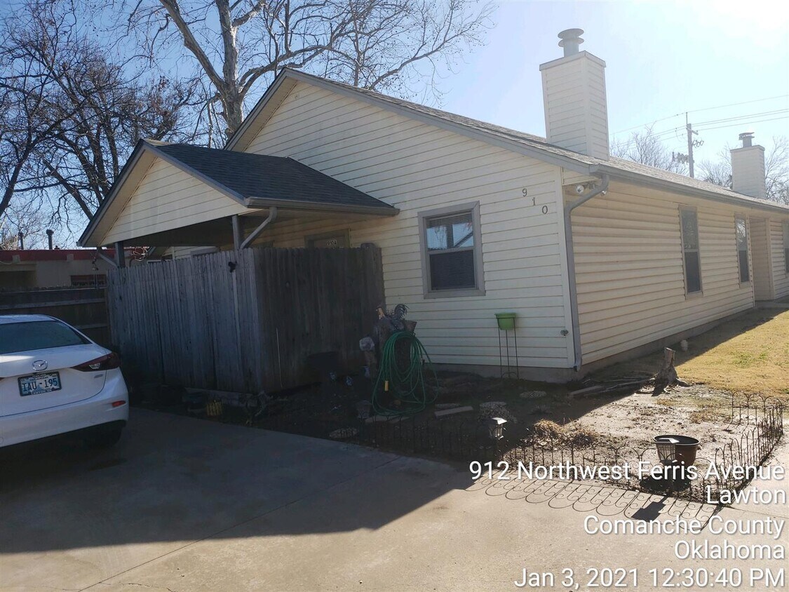 Primary Photo - 910 NW Ferris Ave