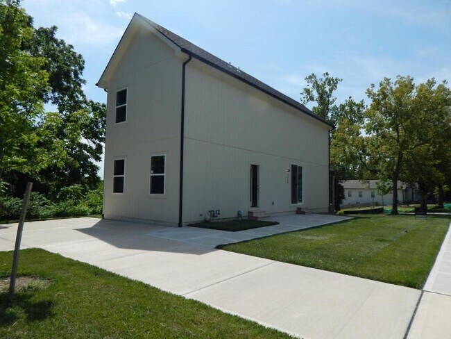 Foto del edificio - 4339 Virginia Ave