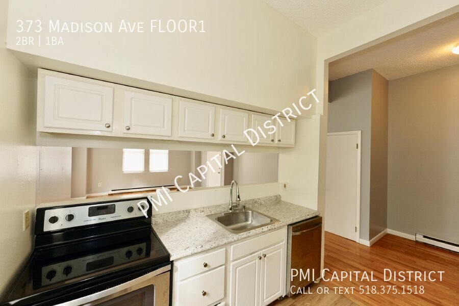 Primary Photo - Large, updated, first floor, 2 bedroom/1 b...