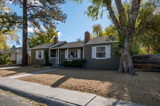 Foto del edificio - Beautiful, Spacious 3B/2.5Bath Single Fami...