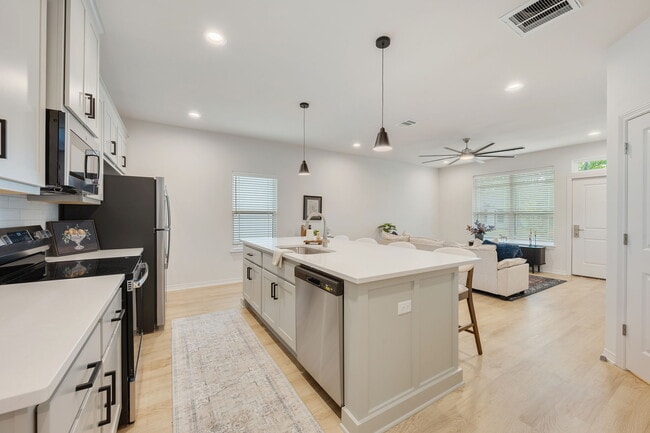 Foto del edificio - 208 Richards St