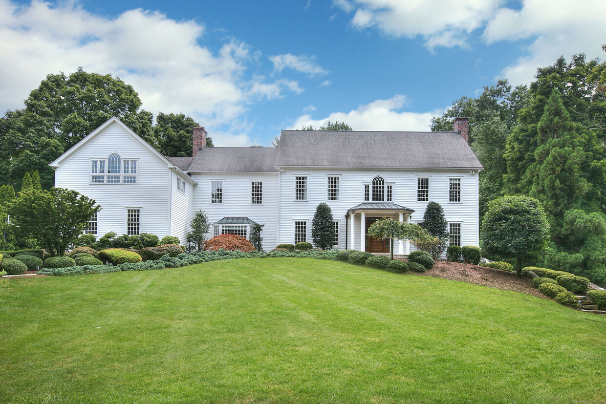 Primary Photo - 104 Long Lots Rd