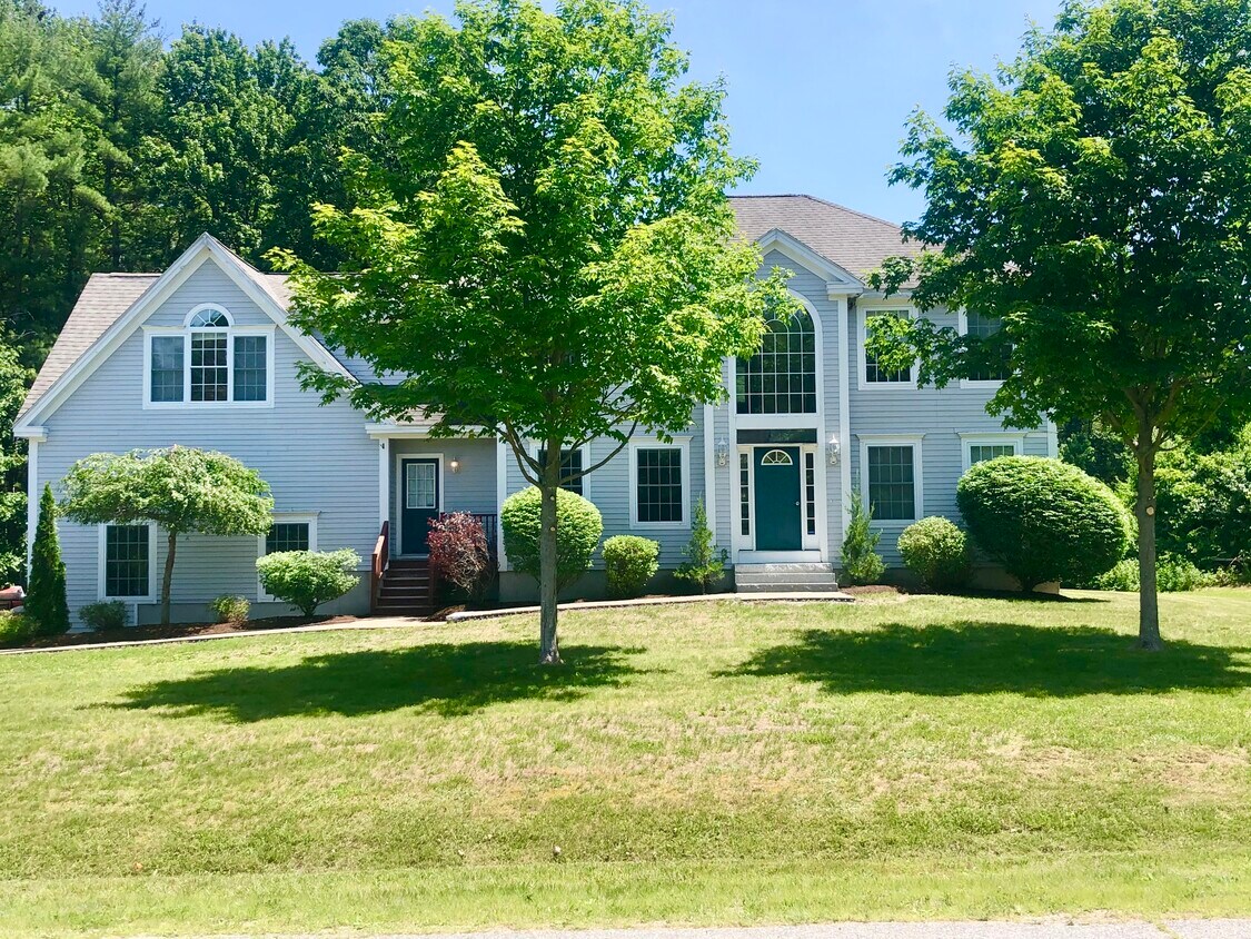 Primary Photo - 5 Sunnyfield Ln