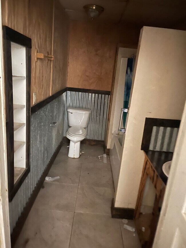 Building Photo - 1012 S 19th St