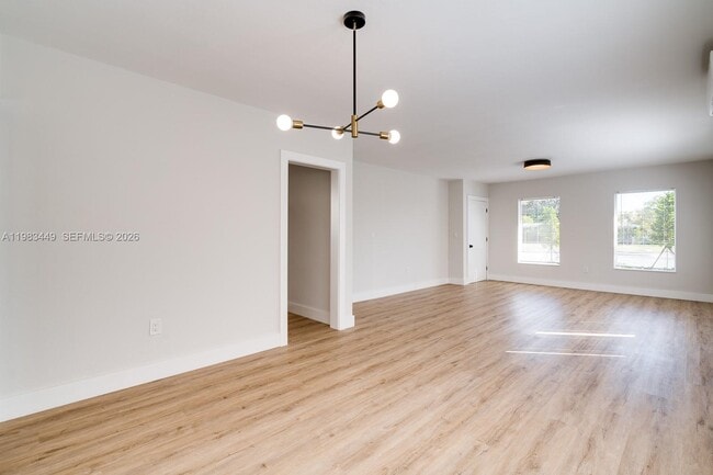 Foto del edificio - 2920 S Le Jeune Rd