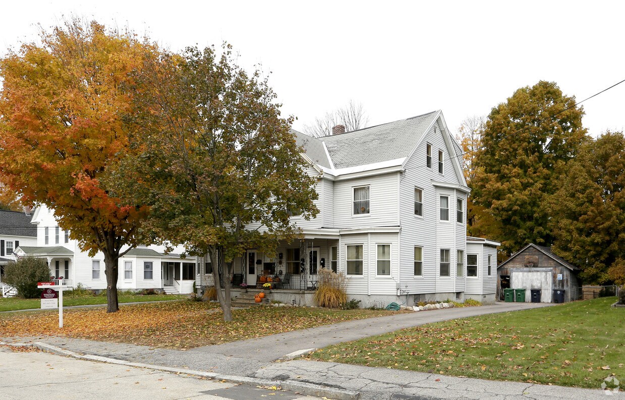 Building Photo - 15-17 Hall Ave