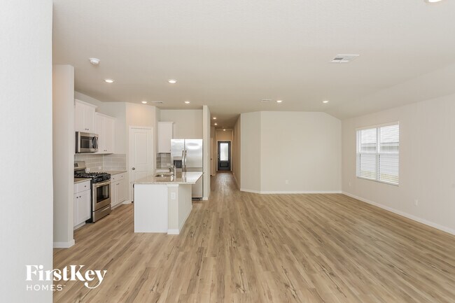 Foto del edificio - 31773 Untrodden Way