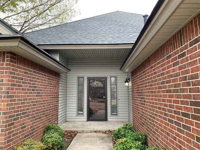 Building Photo - 405 Rhoades Ct