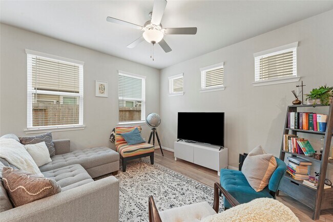 Foto del edificio - 1519 Beach Oak Dr