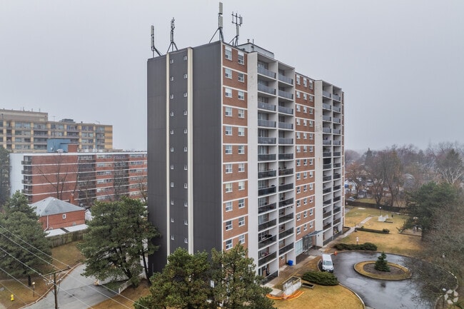 Building Photo - Birch Towers