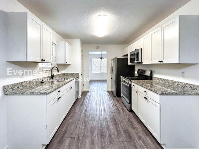 Building Photo - 3136 Lower Creek Dr