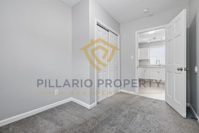 Building Photo - Renovated 3 Bedroom 2 Bathroom near Brooks...