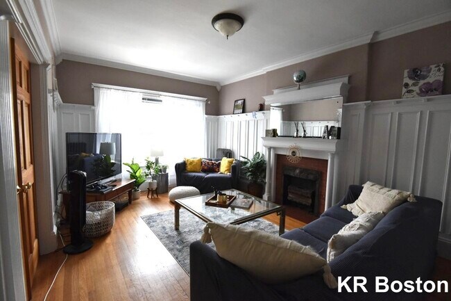 Building Photo - 55 Strathmore Rd