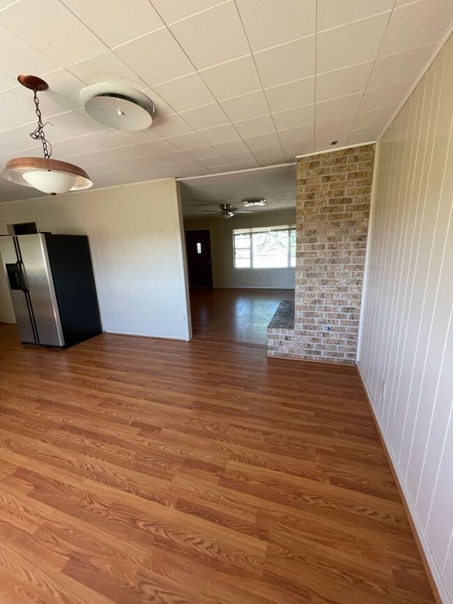 Building Photo - Gorgeous 3 bedroom home in Novice!