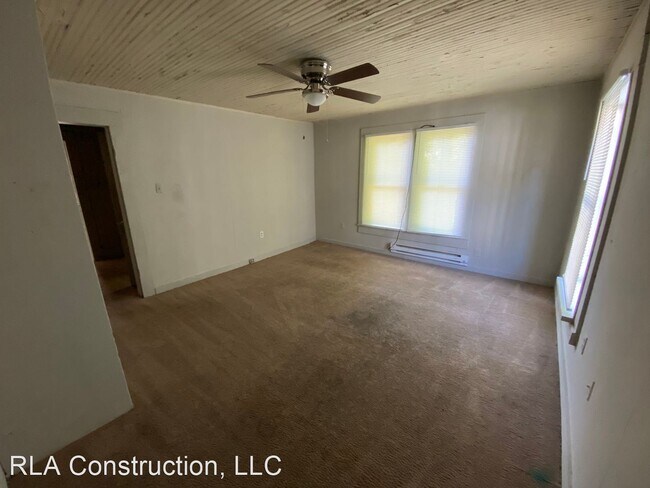 Building Photo - 2 br, 1 bath House - 2223 Railroad