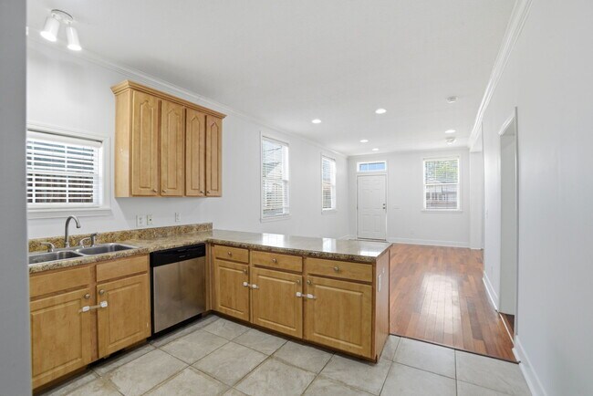 Foto del edificio - 1722 Harmony St
