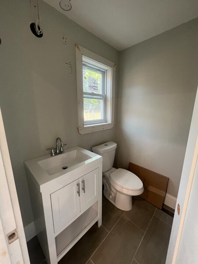 44 Irwin St Unit 1, Winthrop, MA 02152 44 Irwin St Winthrop, MA