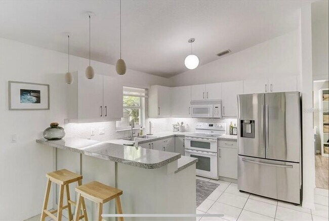 Foto del edificio - 4217 Malden Dr