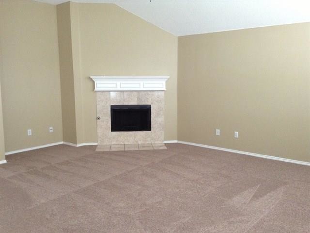 Building Photo - 3229 Silver Creek Dr
