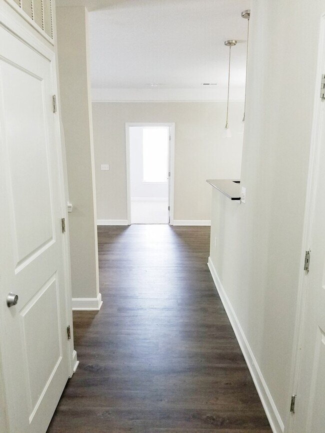 Building Photo - Legacy- 2 Bedroom, 2 Bathroom- 1075 sqft