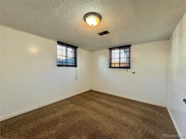 Foto del edificio - 6726 Yarrow St
