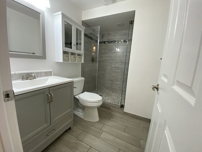Building Photo - 3 bedroom - Allison