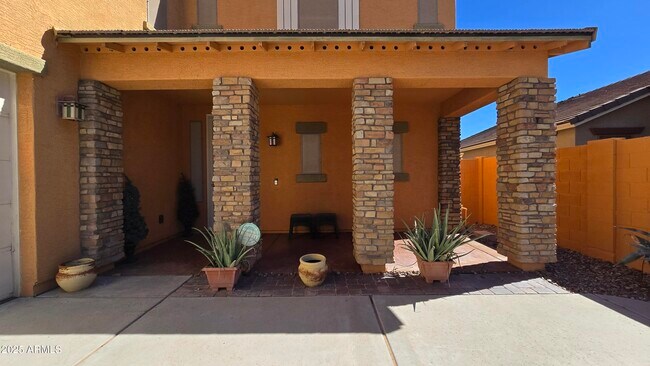 Foto del edificio - 23773 W Hammond Ln