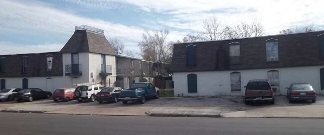 Murriburr Oaks Apartaments - 6215 Tierwester St