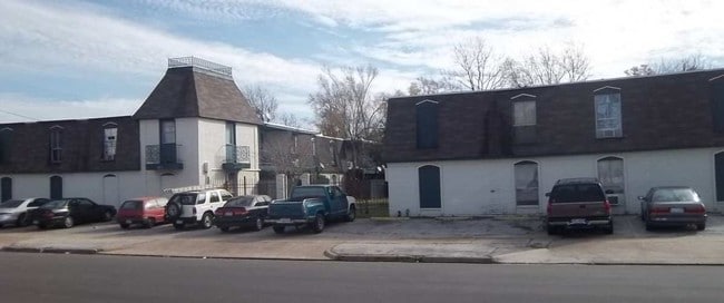 Murriburr Oaks Apartments - 6215 Tierwester St