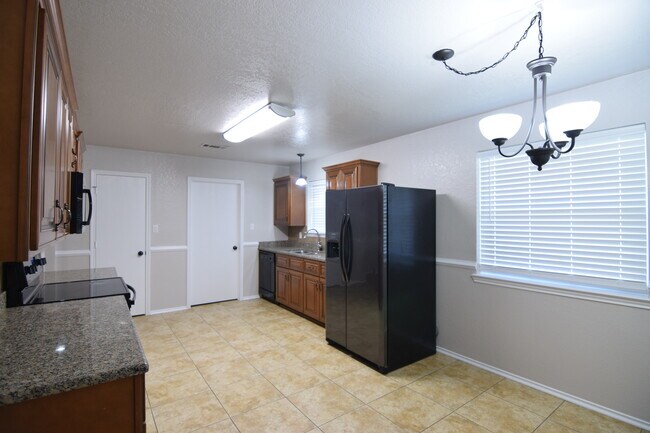 Foto del edificio - 2705 Littlewood Dr