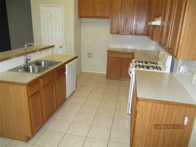 Building Photo - 1631 Redwood Dr