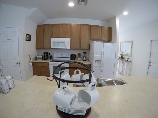 Building Photo - 230 Las Fuentes Dr