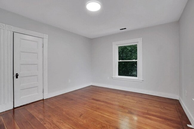 Foto del edificio - 11 South Munroe Ter