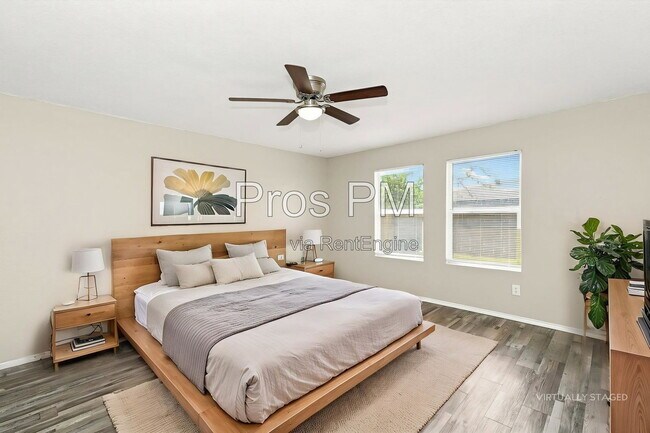 Foto del edificio - 5013 Waterford Dr