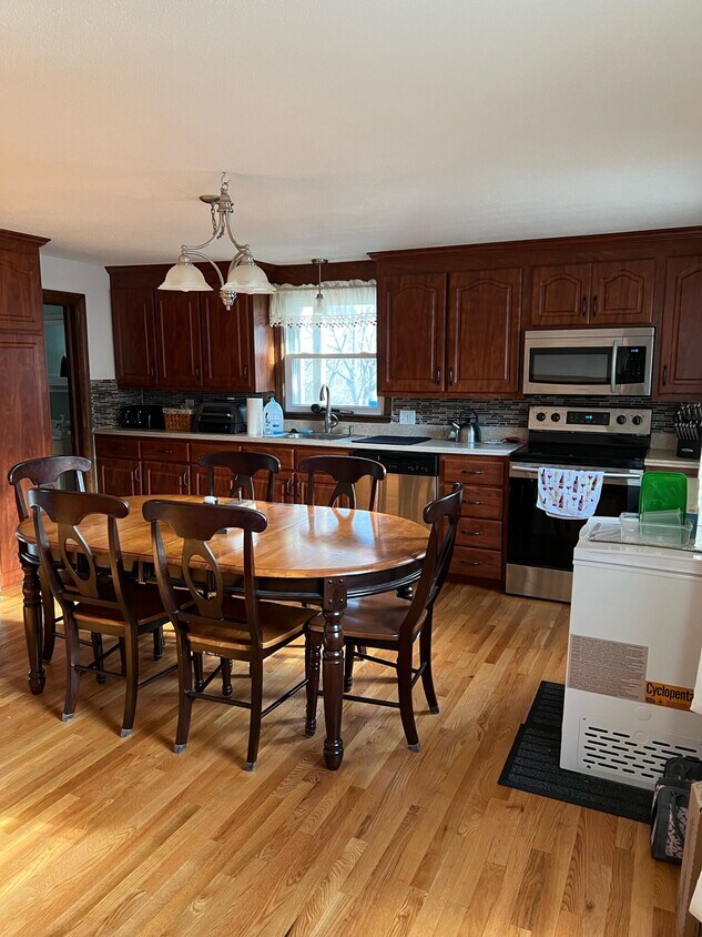 130 Lake St Unit 1, Waltham, MA 02451 Condo for Rent in Waltham, MA