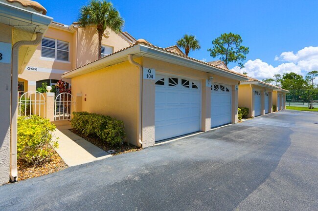 Foto del edificio - ** AVAILABLE FOR BOTH ANNUAL/SEASONAL**CLO...