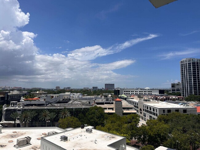 Foto del edificio - 2889 McFarlane Rd