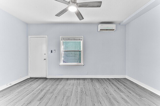 Foto del edificio - 1711 E Appleton St