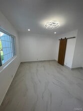 Building Photo - 15224 Valleyheart Dr