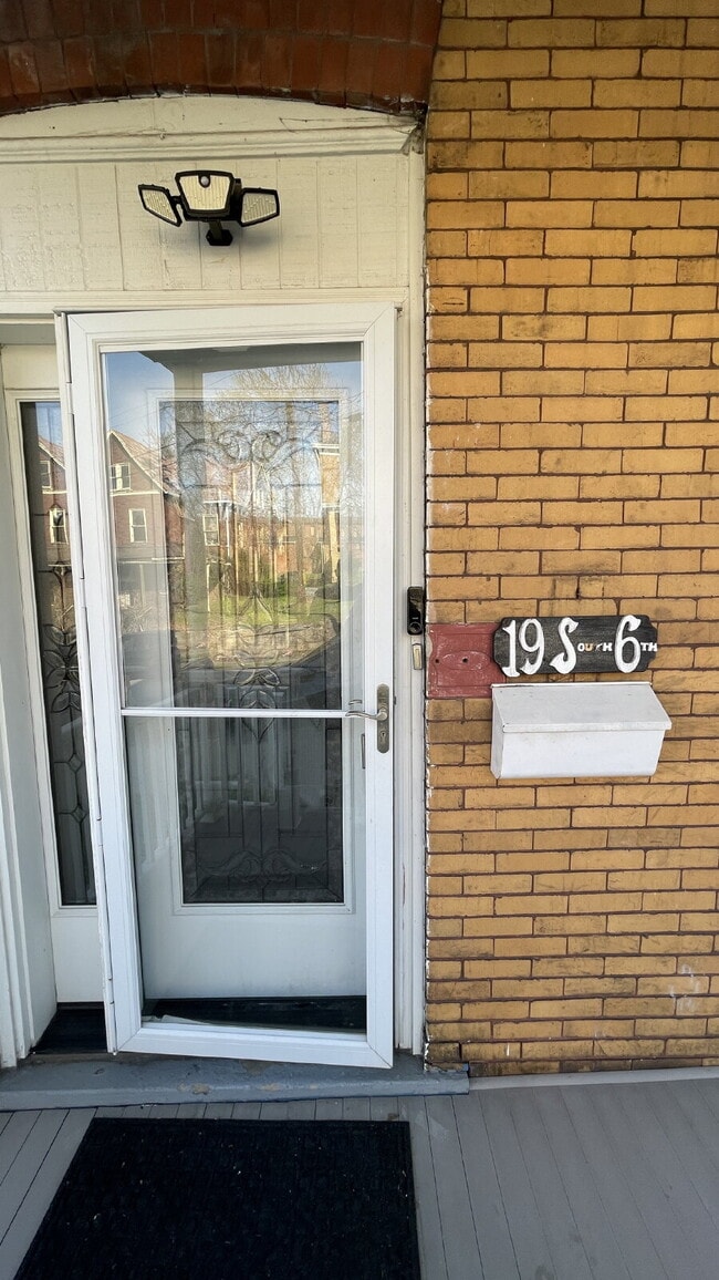 Photo - 19 S 6th St House